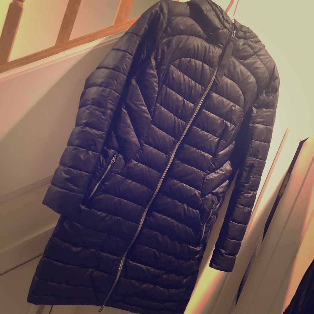 Hooded lululemon 3/4 puffer!